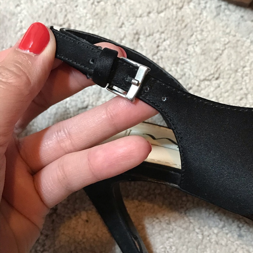 Nina Black Size 6 Heels - Picture 10 of 10